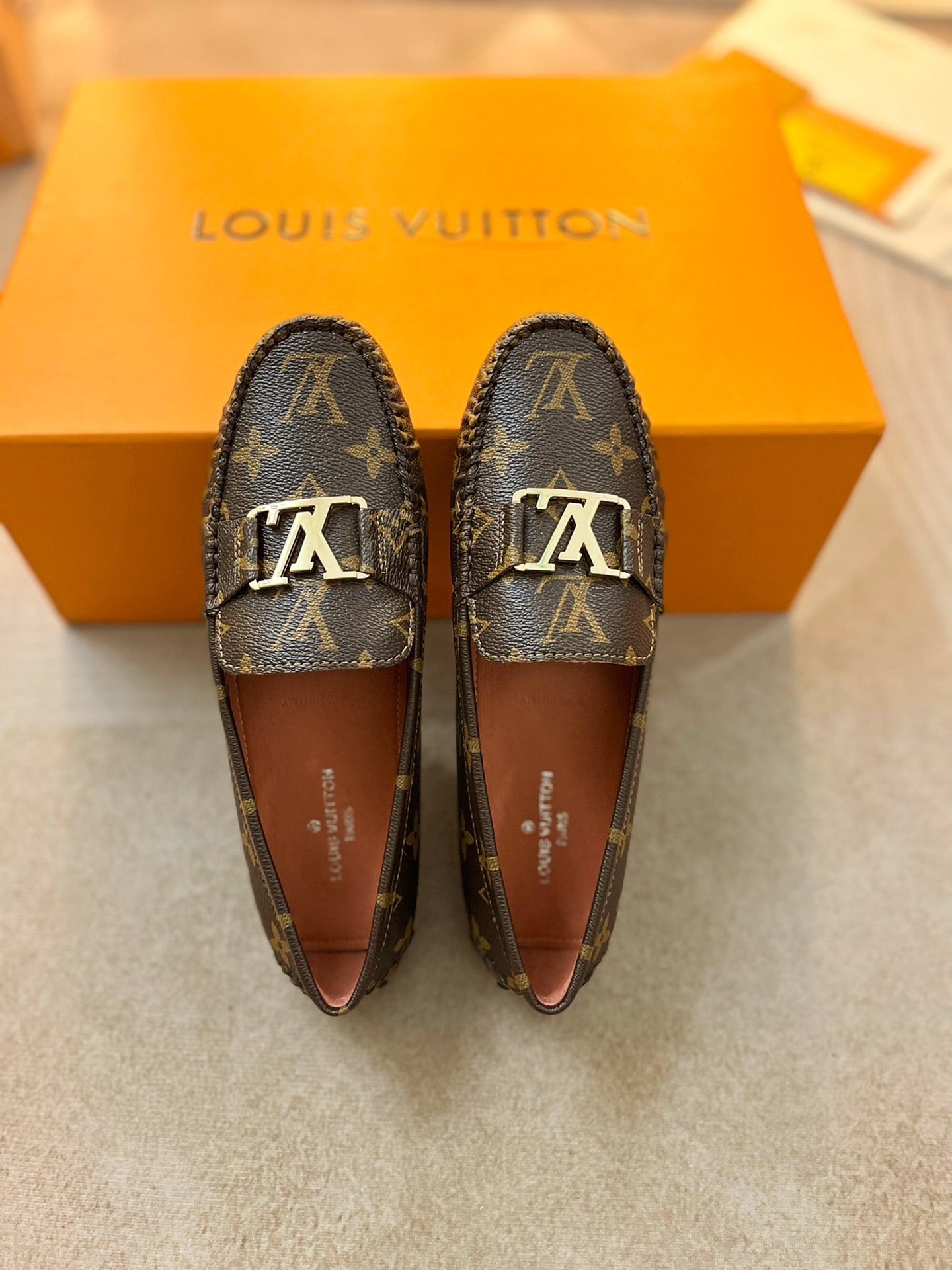 L  Flat Loafers- Metal accent